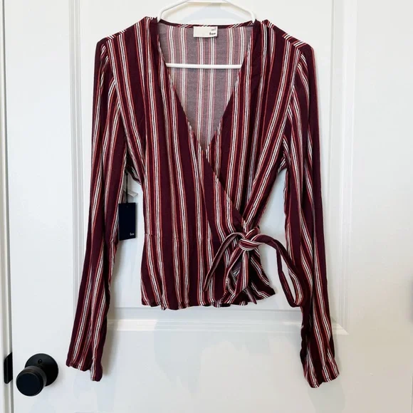 New. Wilfred Free Aritzia Stripe Shannon Wrap Blouse - Picture 4 of 8